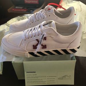 Off-White Vulcanized Low tops